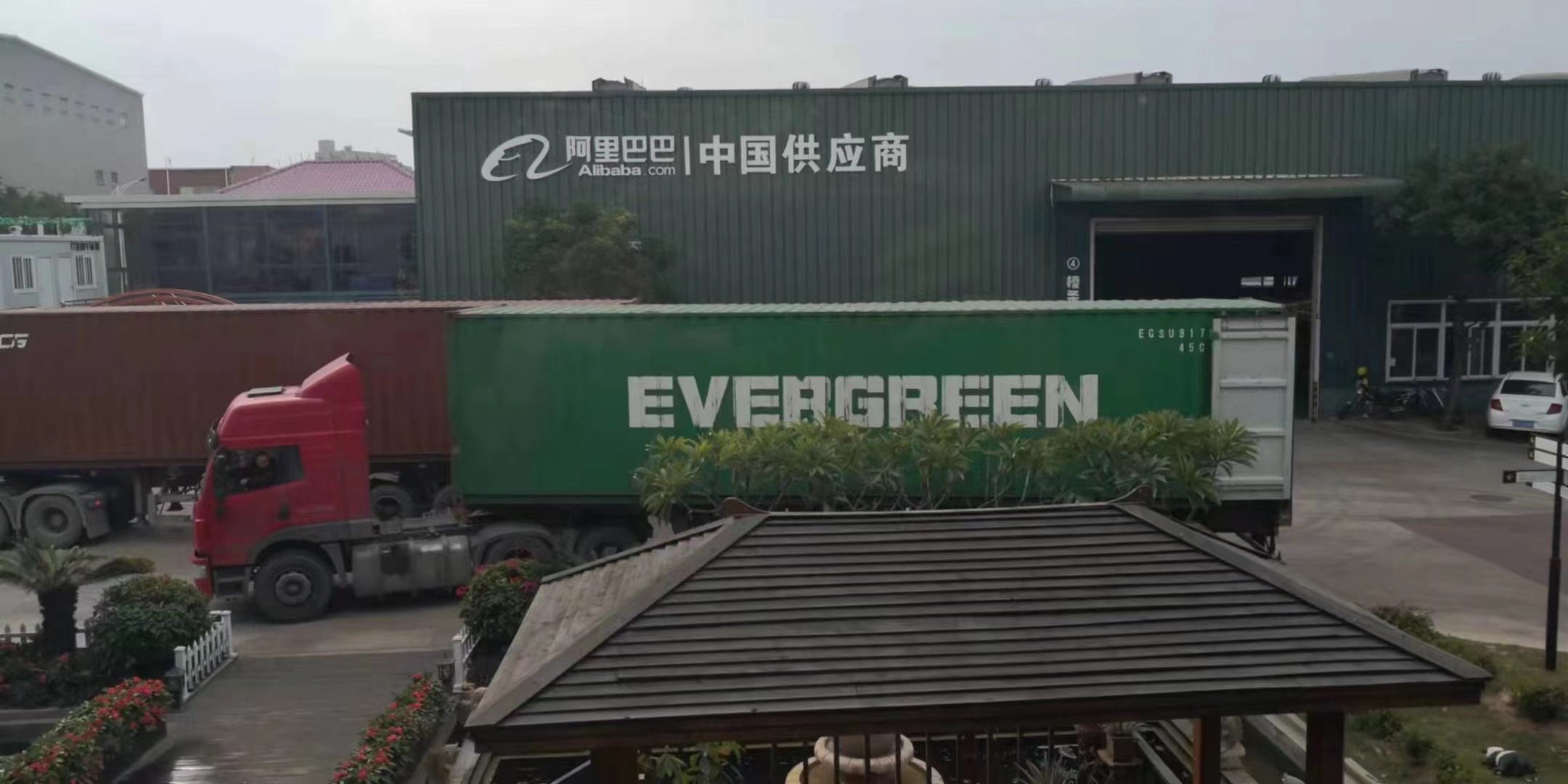 Giao hàng bận rộn mỗi ngày