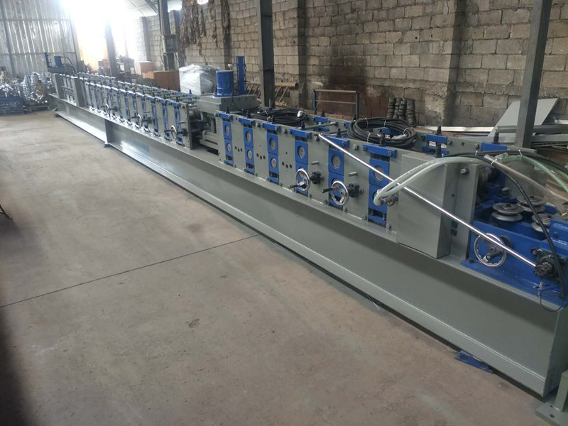 Máy cán định hình kênh Strut đến Ấn Độ